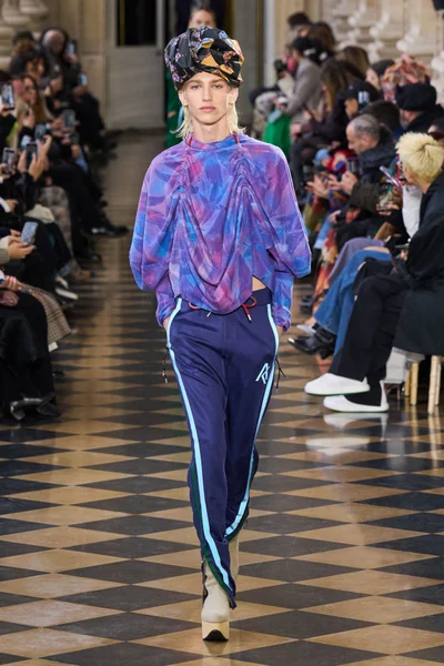Look 27